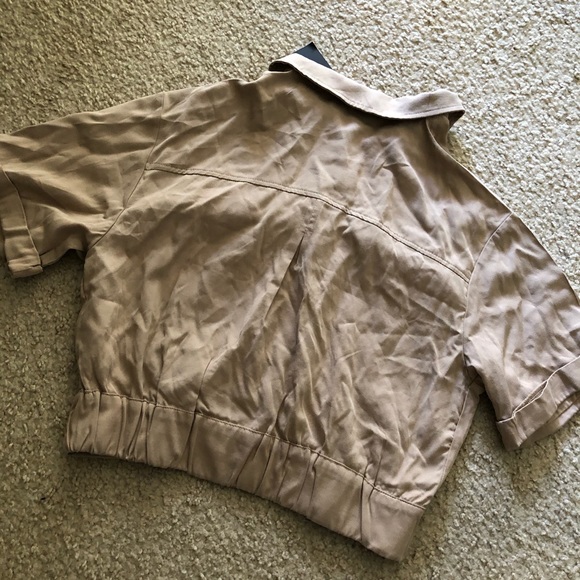 ❌sold❌nasty gal Jump in the Car-go Cropped Shirt - Picture 6 of 8